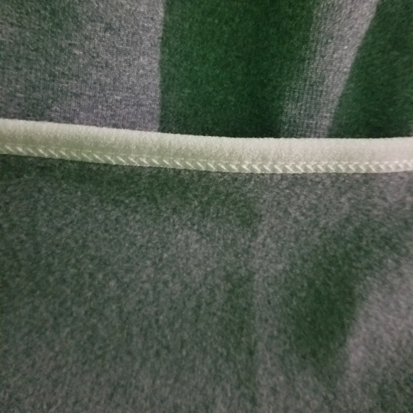 Nike Women's Therma-Fit Hoodie - Picture 5 of 7